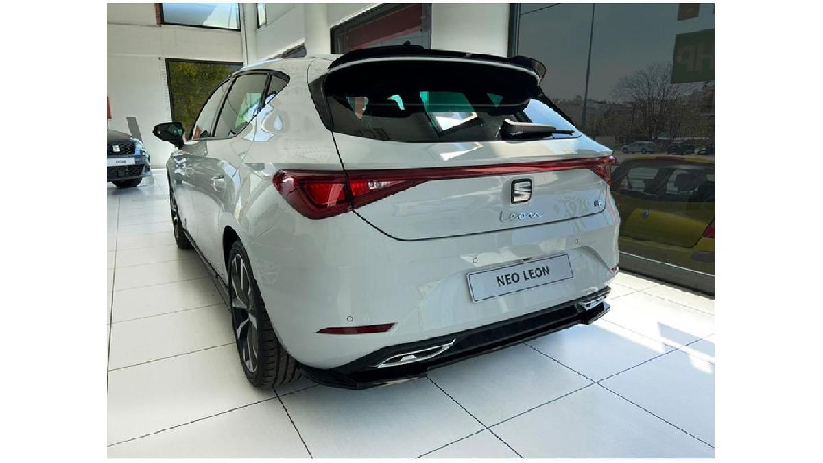 Jupe+arri%C3%A8re+sur+mesure+pour+Seat+Leon+IV+FR+HB+5-portes+2020-+%28ABS%29